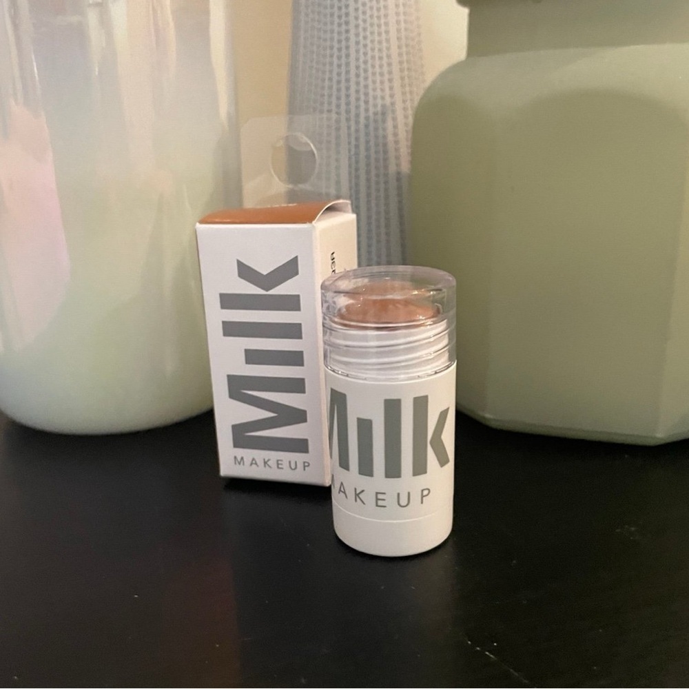 Milk Makeup- Matte bronzer stick​​​​​​